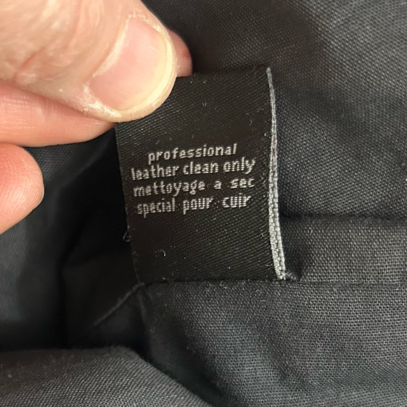 UO - Deena & Ozzy - Elegant Green Suede and Leather Boho Shoulder/Crossbody Bag - Picture 11 of 16